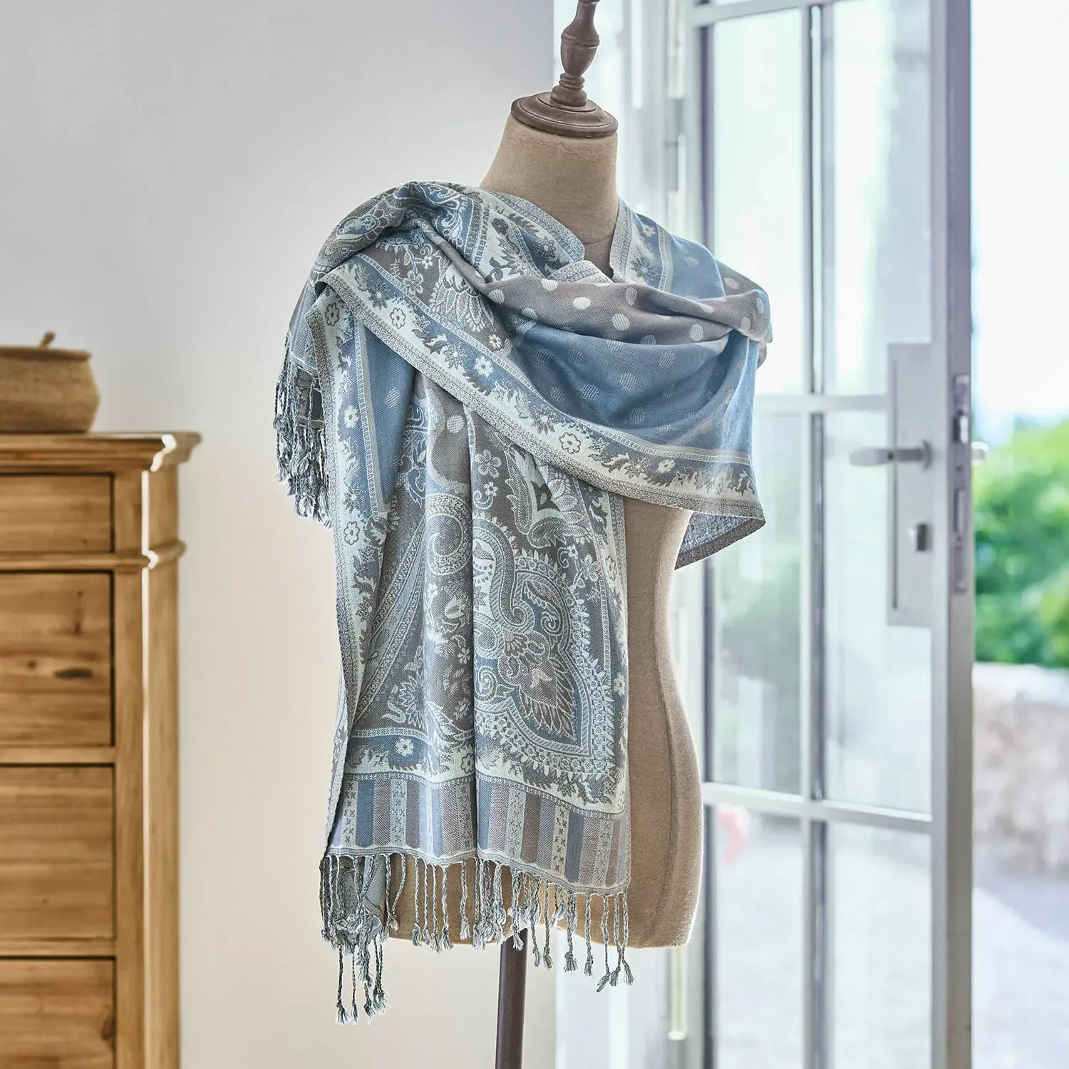 Illustration numéro 2 du produit Étole Bijapur