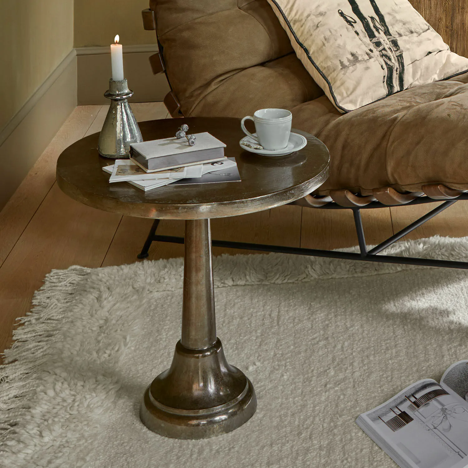 Illustration numéro 2 du produit Table d’appoint Bellevance