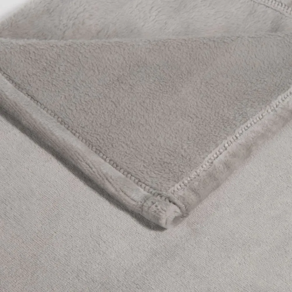 Illustration numéro 2 du produit Plaid brillant en polyester recyclé gris 150x230