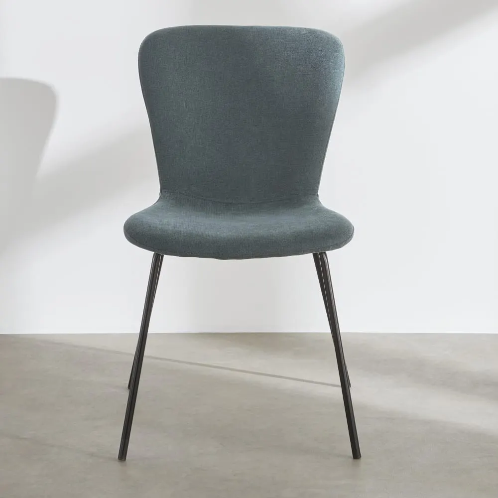 Illustration numéro 2 du produit Chaise en tissu chenille bleu et pieds en acier noir