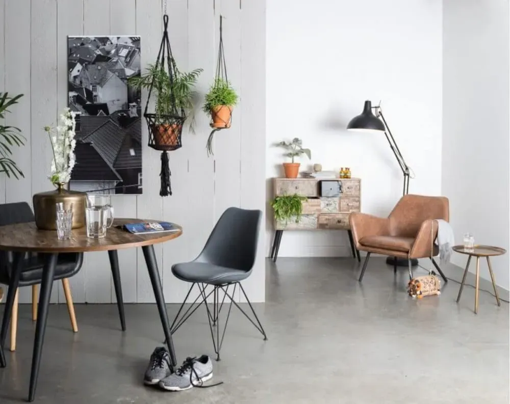 Illustration numéro 2 du produit Table repas en bois recyclé et acier noir