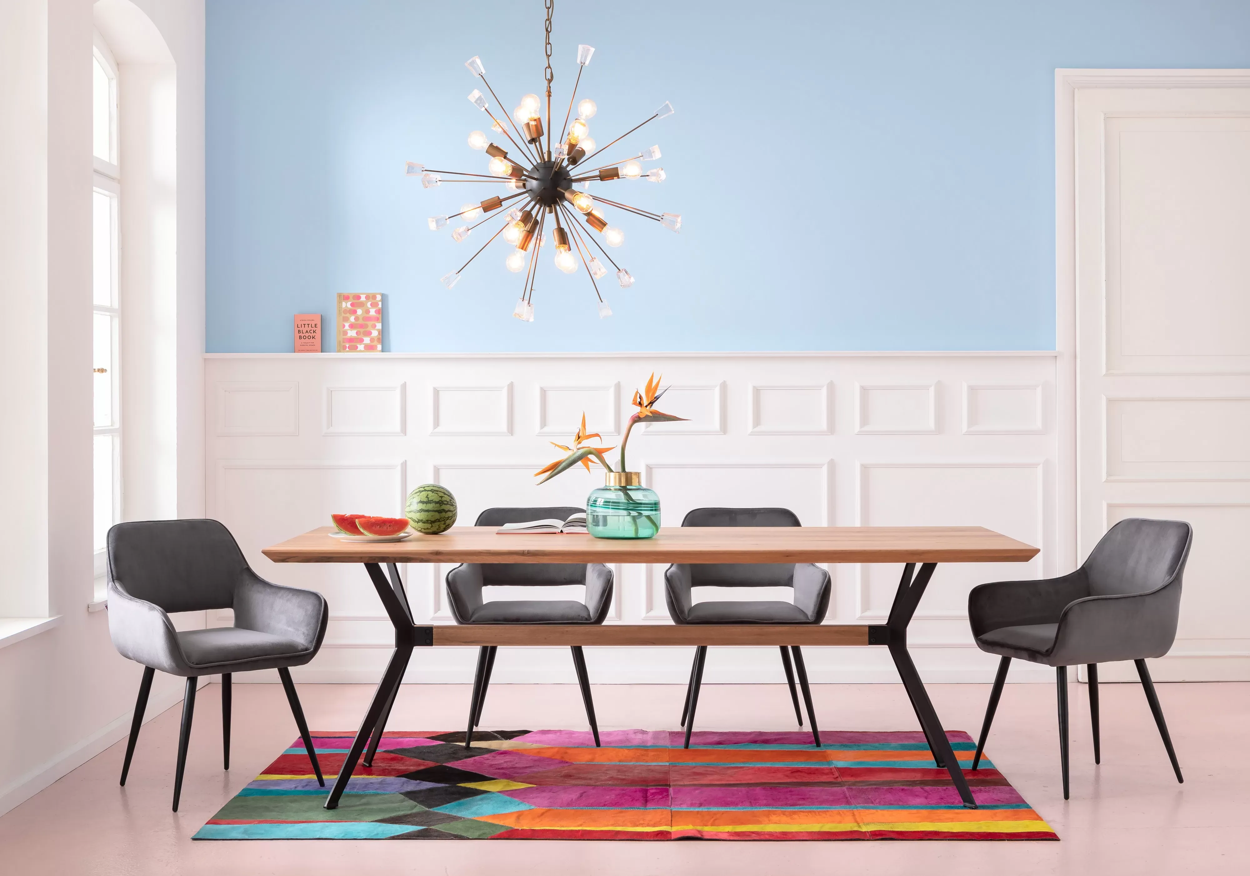 Illustration numéro 2 du produit Table à manger 10 personnes en chêne massif et acier L220