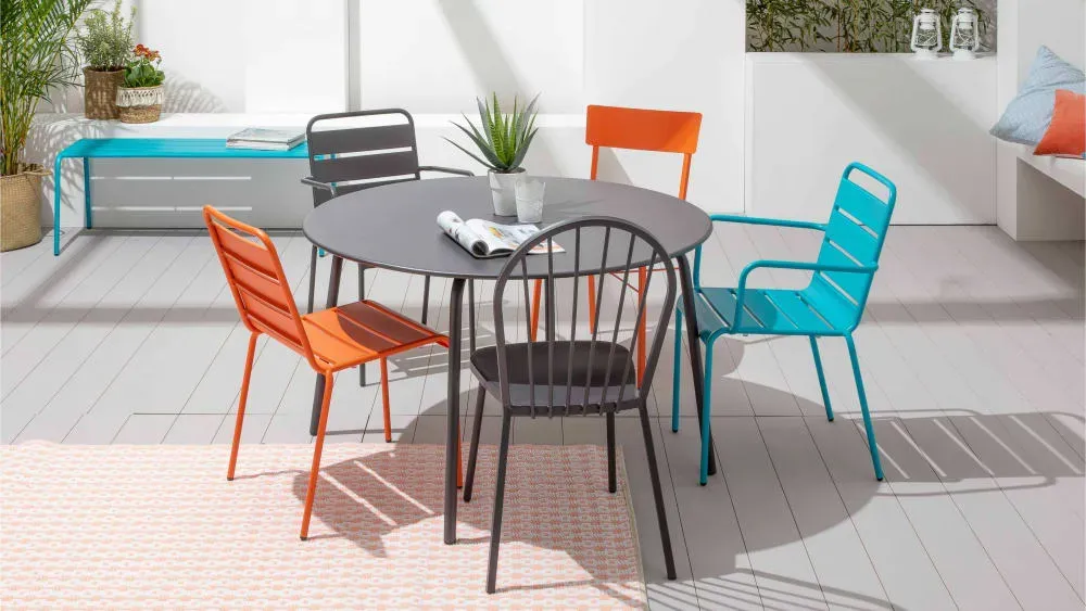 Illustration numéro 2 du produit Chaise bistrot en métal jaune