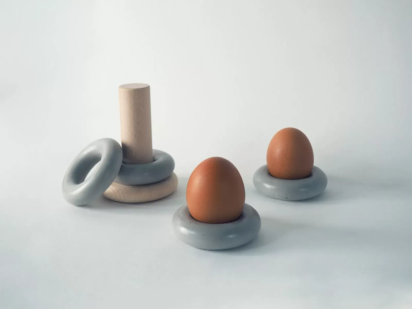 Illustration numéro 2 du produit Coquetier en bois et béton - Lot de 4