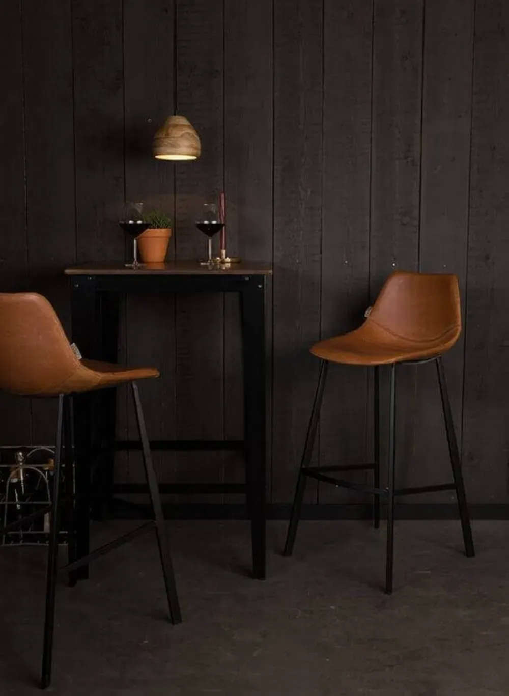 Illustration numéro 2 du produit Lot de 2 tabourets de bar en simili cuir marron