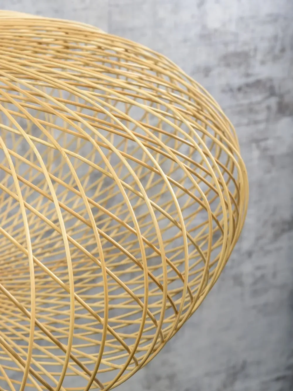 Illustration numéro 2 du produit Plafonnier en bambou naturel D60