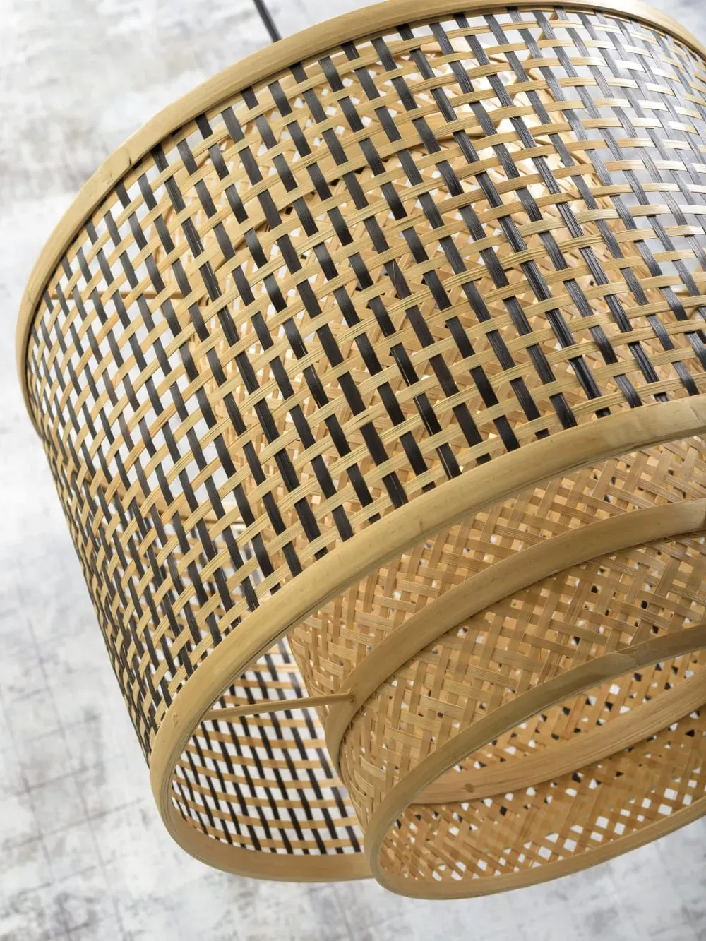 Illustration numéro 2 du produit Lampadaire en bambou naturel H176cm
