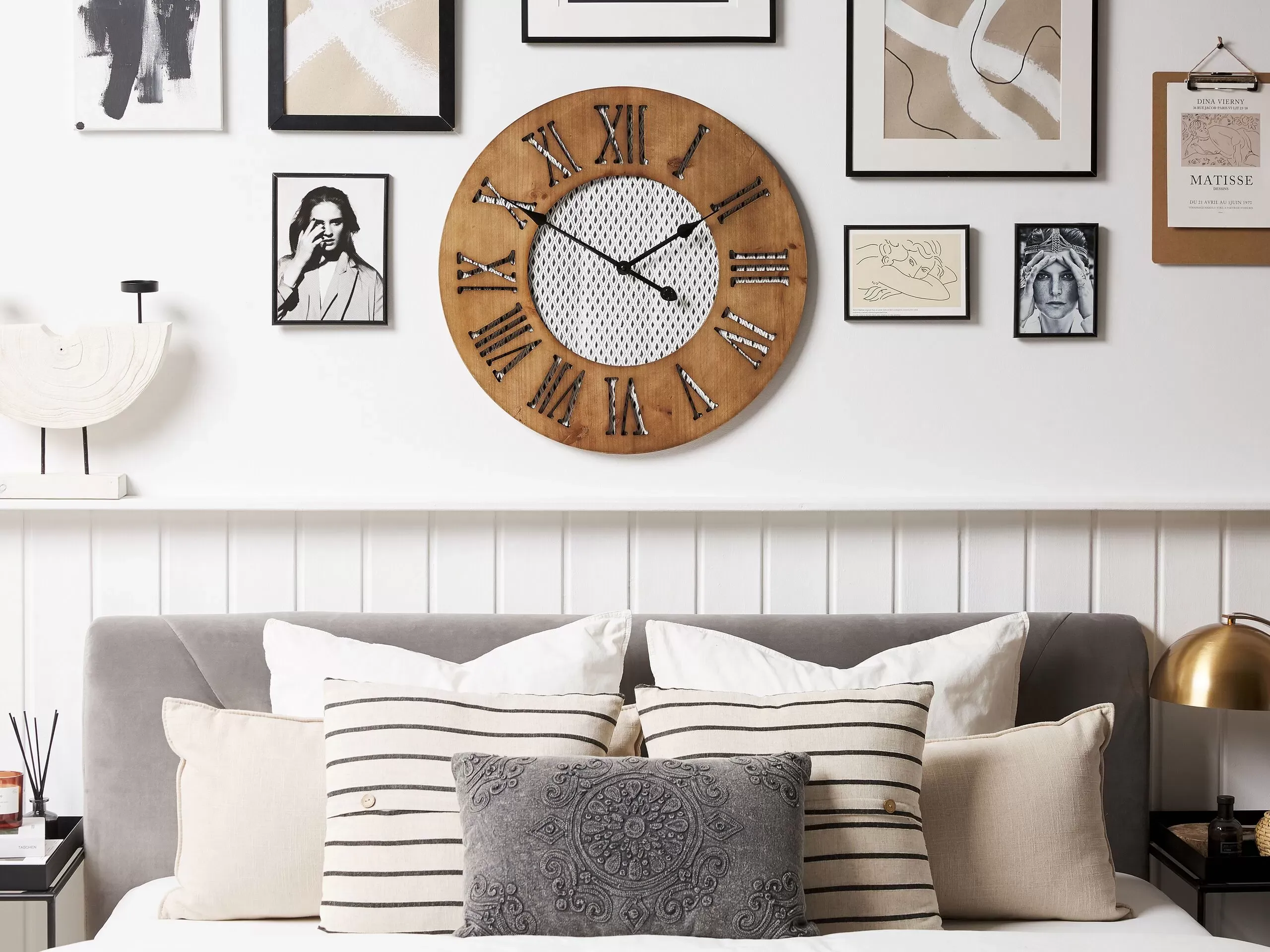 Illustration numéro 2 du produit Horloge murale 60 cm bois de sapin marron