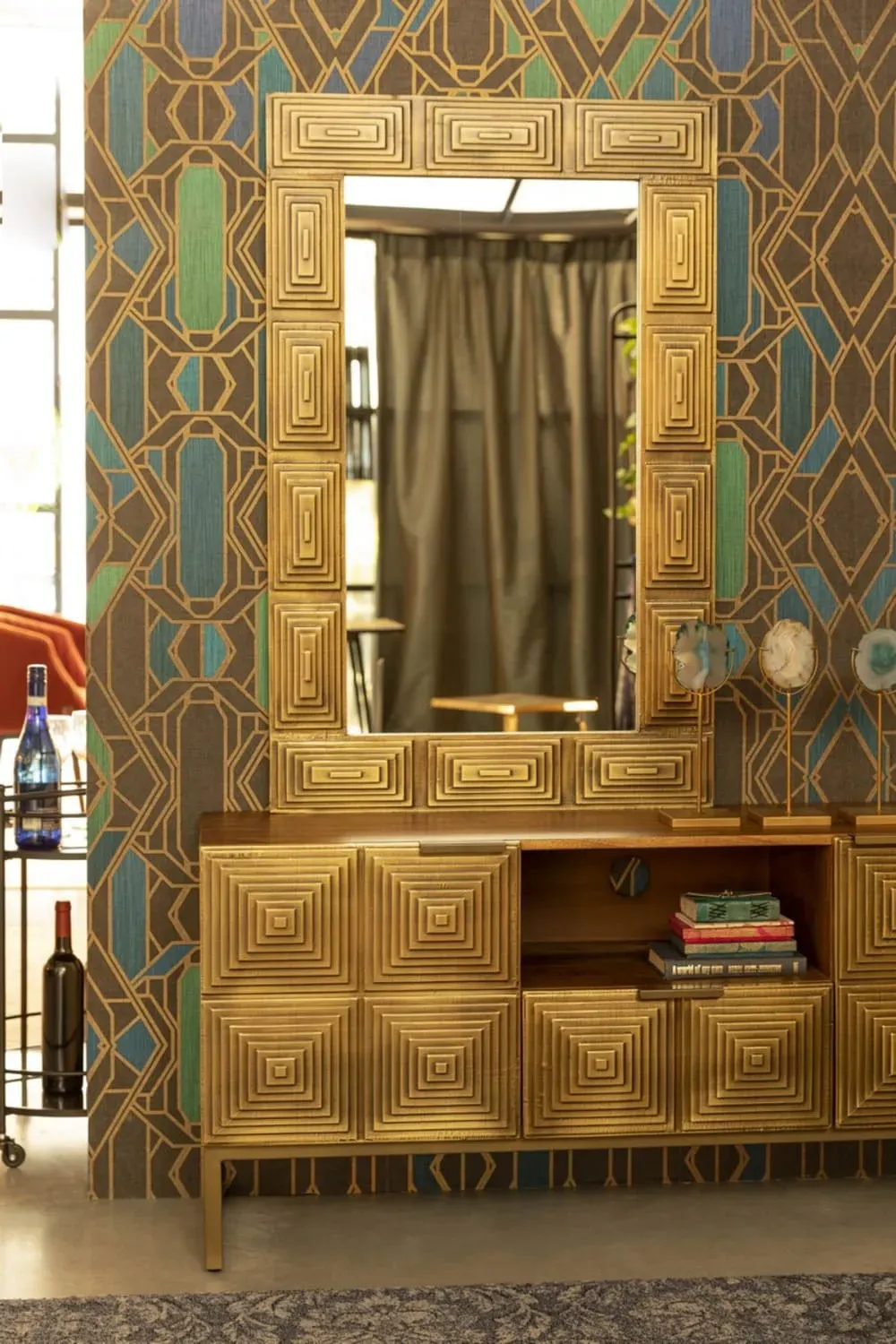 Illustration numéro 2 du produit Miroir en bois avec finition laiton antique