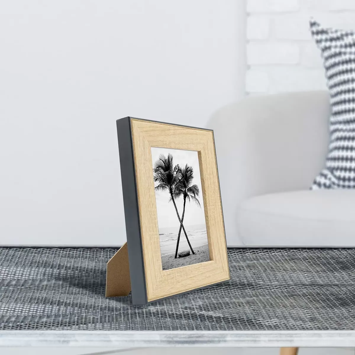 Illustration numéro 2 du produit Cadre photo bois noir 10x15 cm résine recyclée