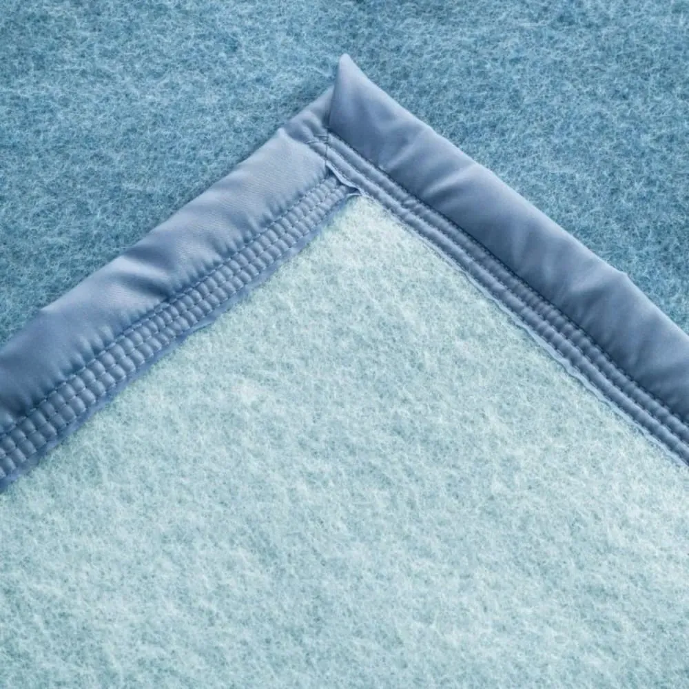 Illustration numéro 2 du produit Couverture coton azur 180x220 cm