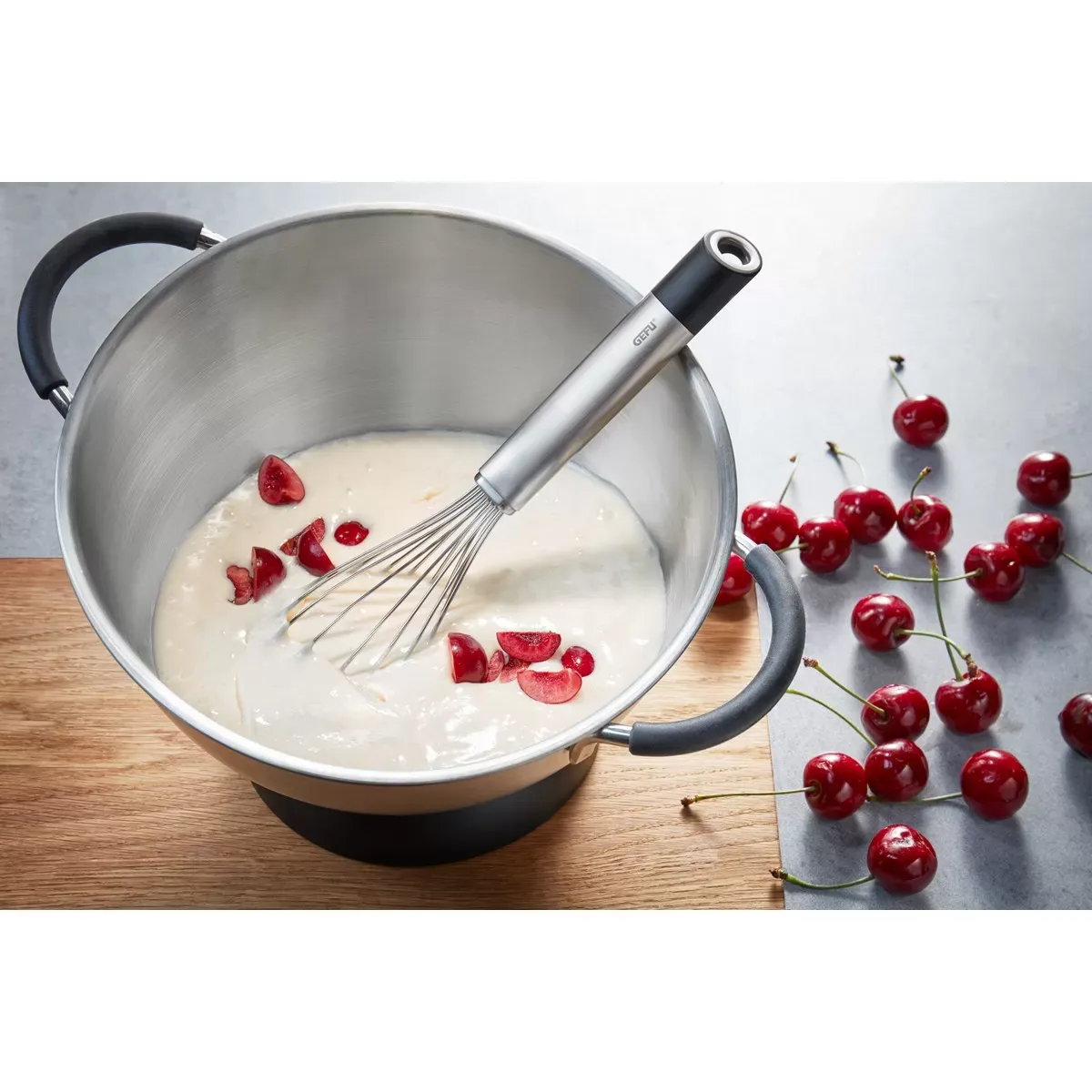 Illustration numéro 2 du produit Fouet en acier inoxydable argent 28cm