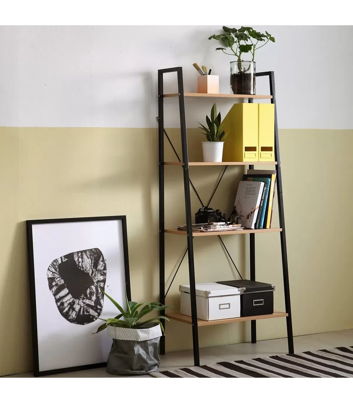 Illustration numéro 2 du produit Etagère de rangement 4 niveaux - Marron et noir