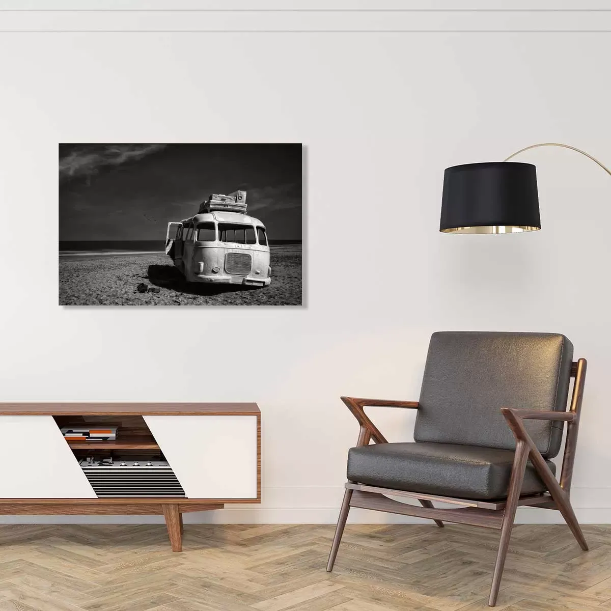 Illustration numéro 2 du produit Tableau beached bus toile imprimée 120x80 cm