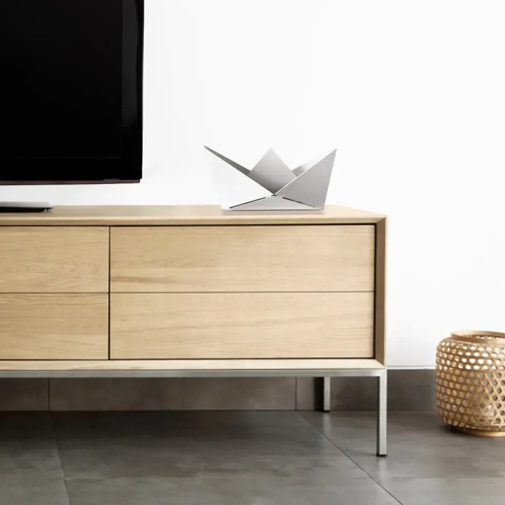 Illustration numéro 2 du produit Vide poche en métal blanc