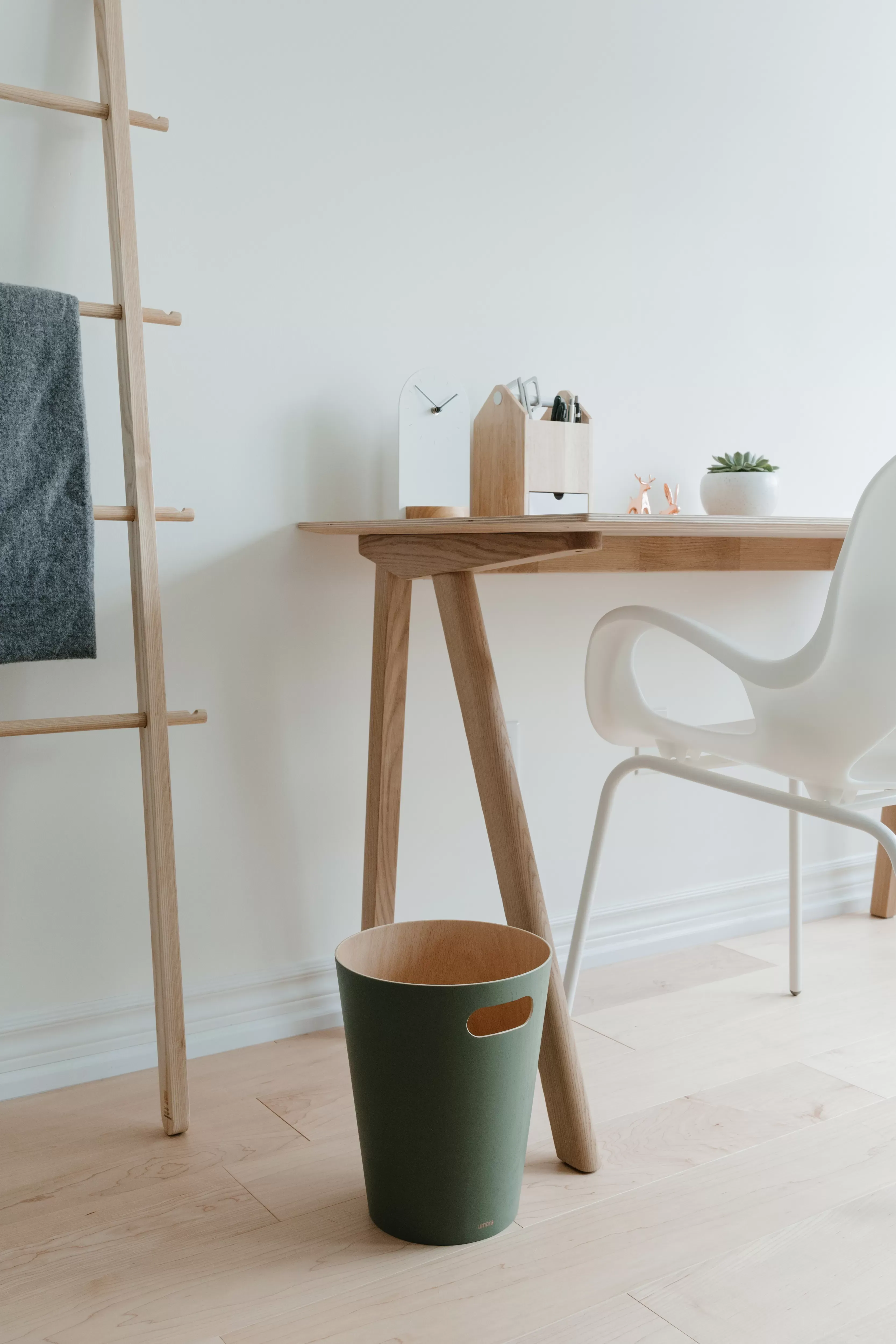 Illustration numéro 2 du produit Corbeille bois 7.5L vert