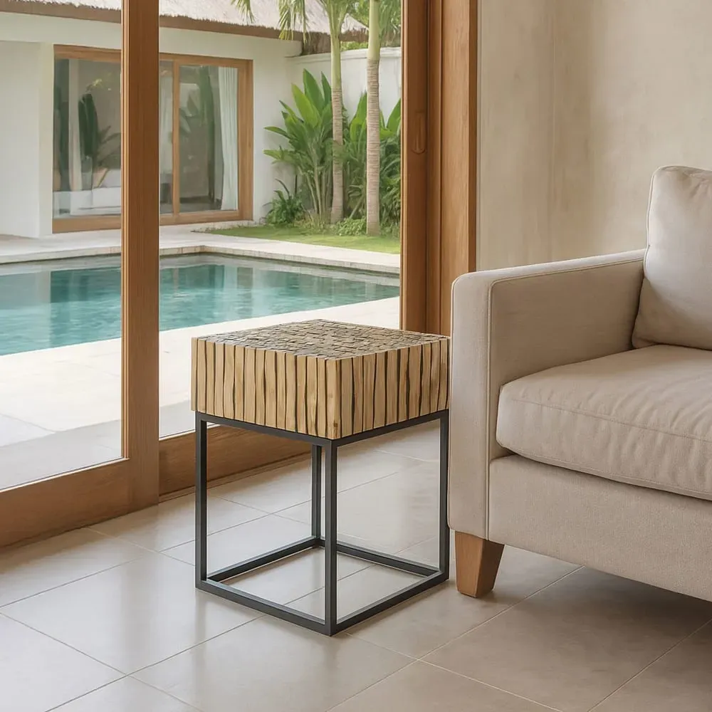 Illustration numéro 2 du produit Meuble d'appoint en métal et branche de teck