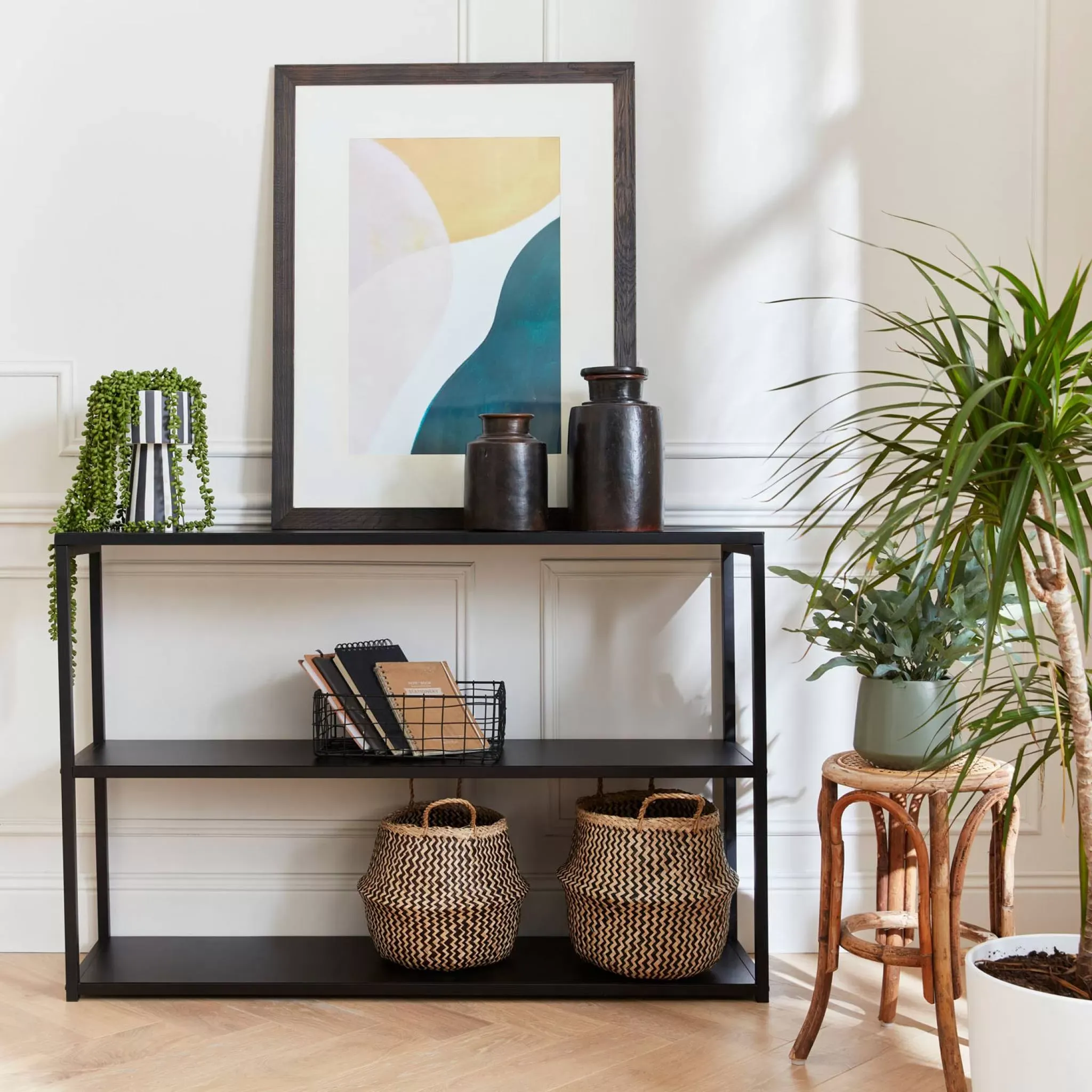 Illustration numéro 2 du produit Etagère basse 3 niveaux en métal noir