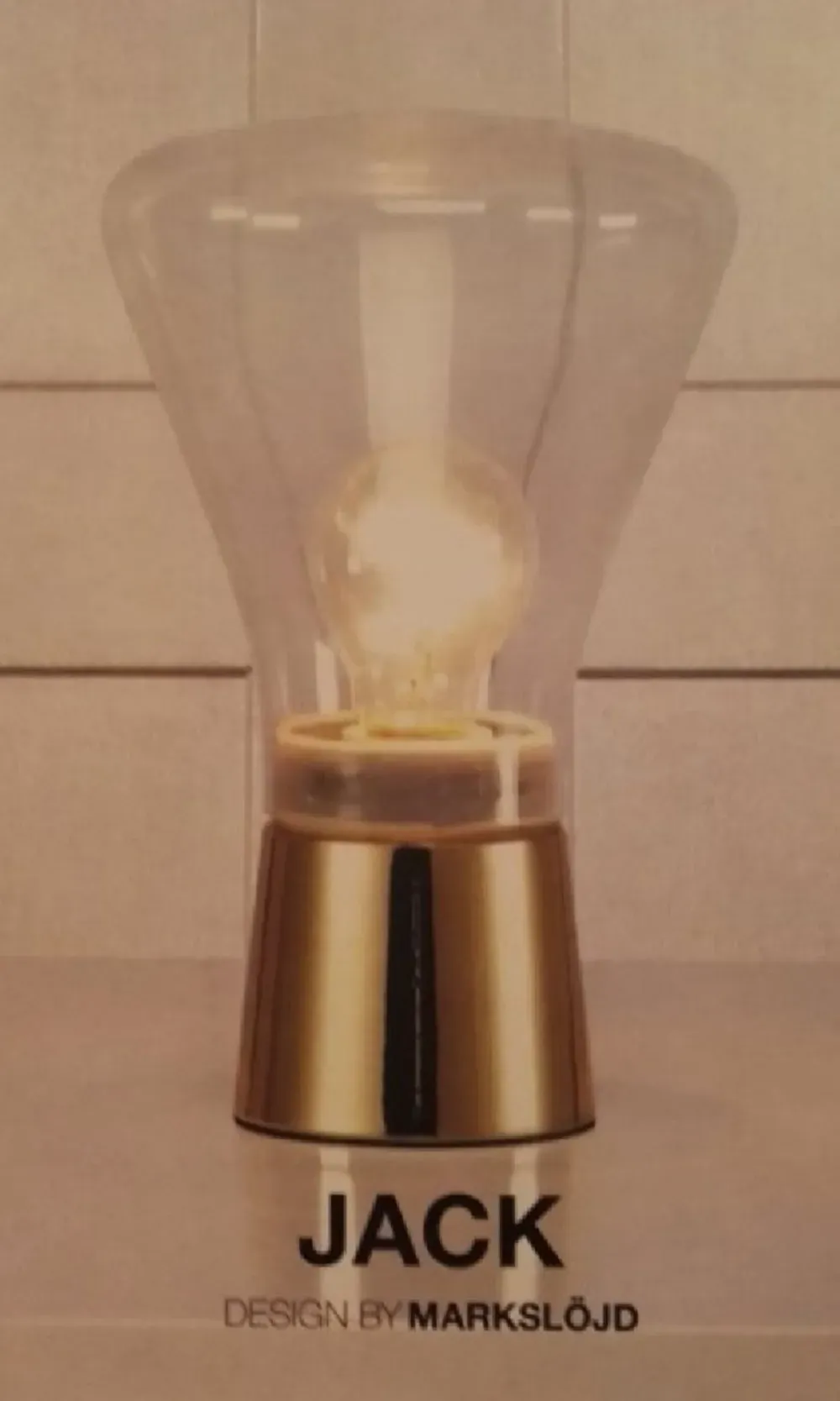 Illustration numéro 2 du produit Lampe de table design scandinave 1xE27 verre et métal doré