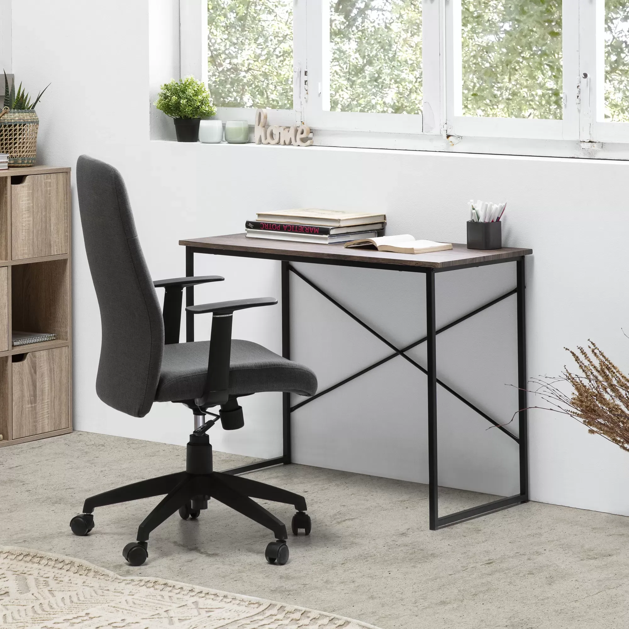 Illustration numéro 2 du produit Bureau noir, style industriel, 90 cm longueur