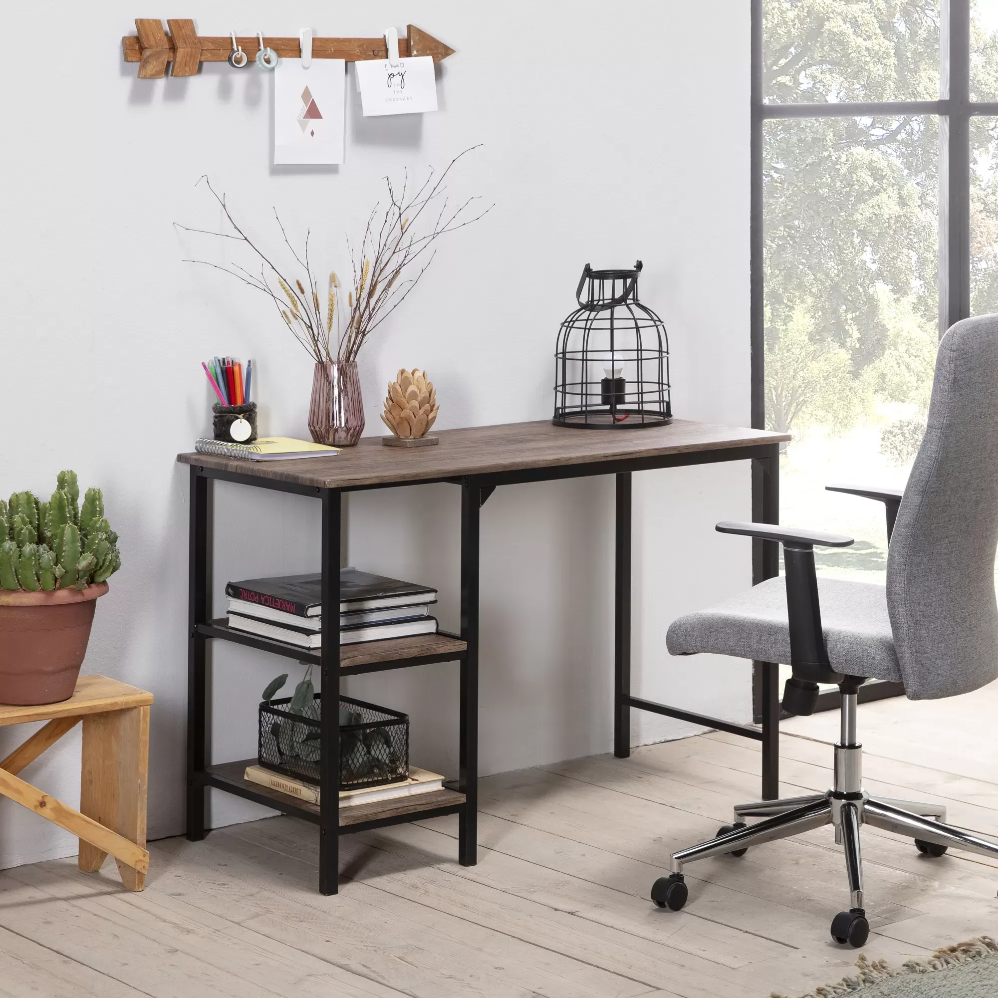 Illustration numéro 2 du produit Bureau noir, 2 étagères, style industriel, 110x55x76 cm