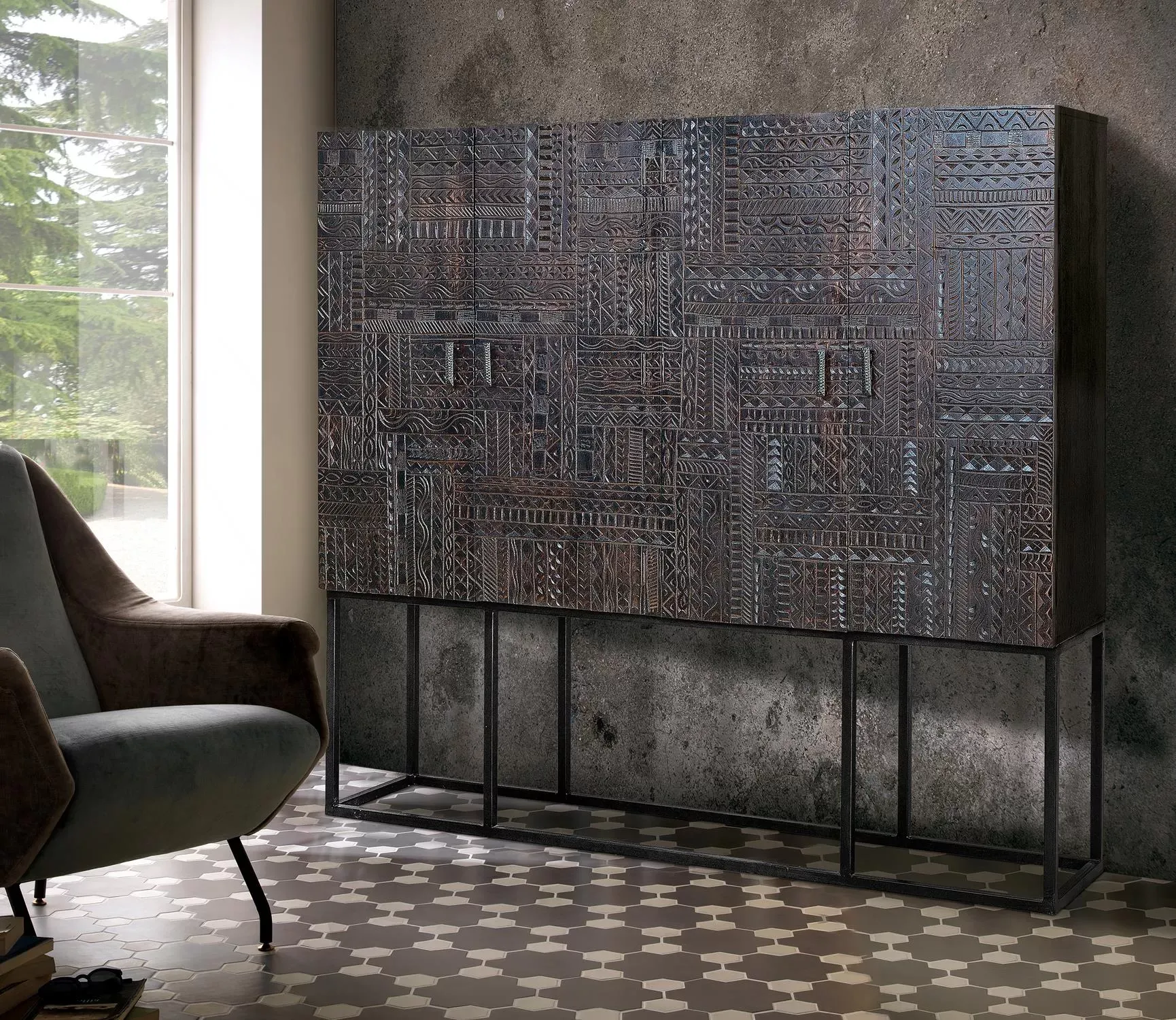 Illustration numéro 2 du produit Vitrine en bois de manguier et pieds en métal