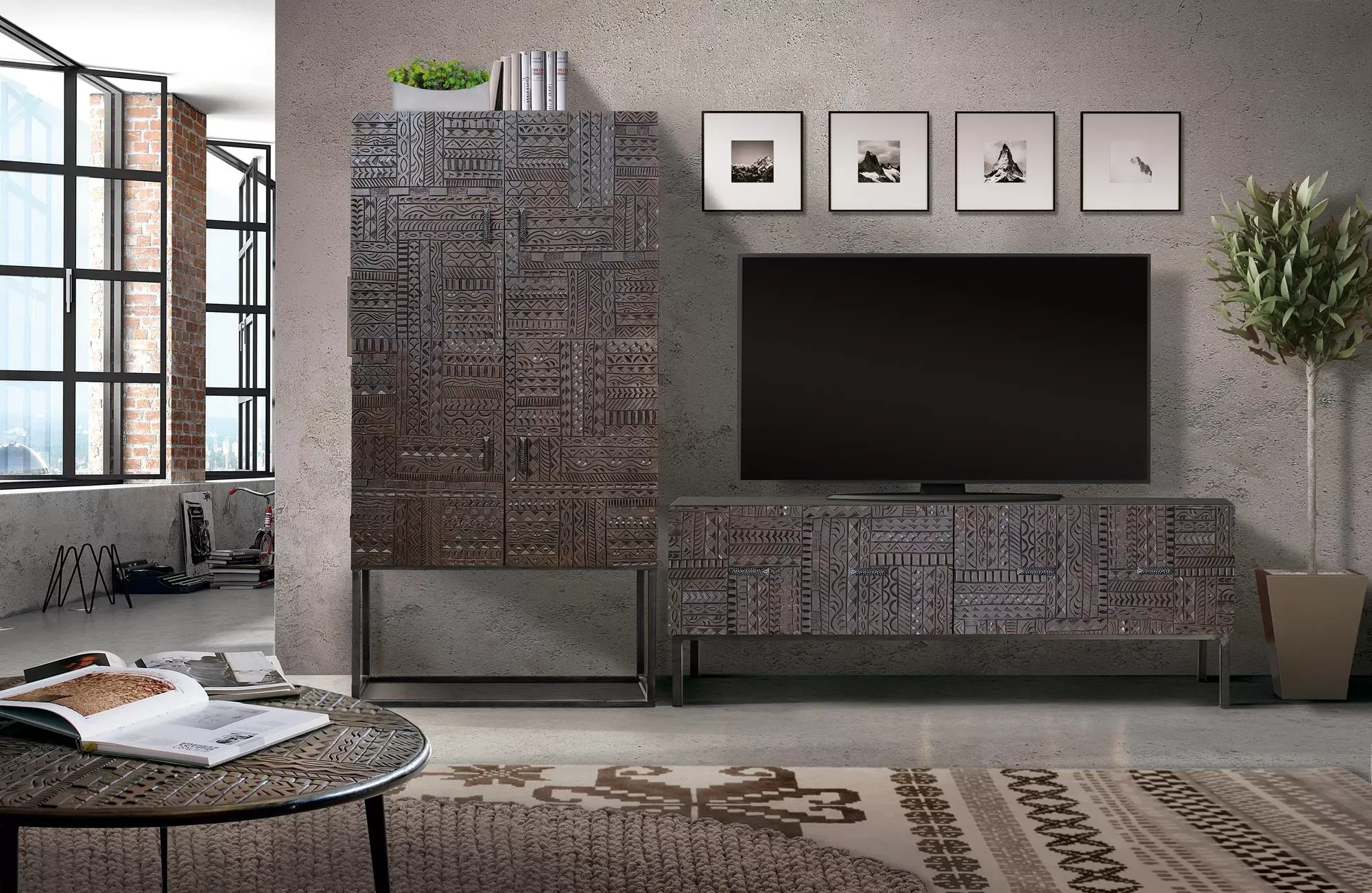 Illustration numéro 2 du produit Vitrine en bois de manguier et pieds en métal