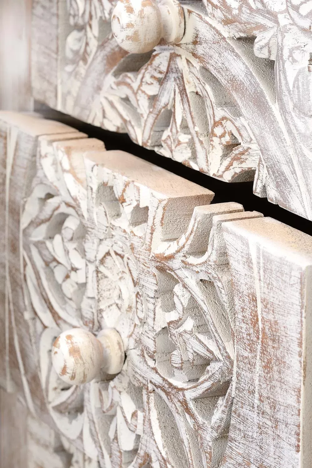 Illustration numéro 2 du produit Commode manguier et pieds en métal