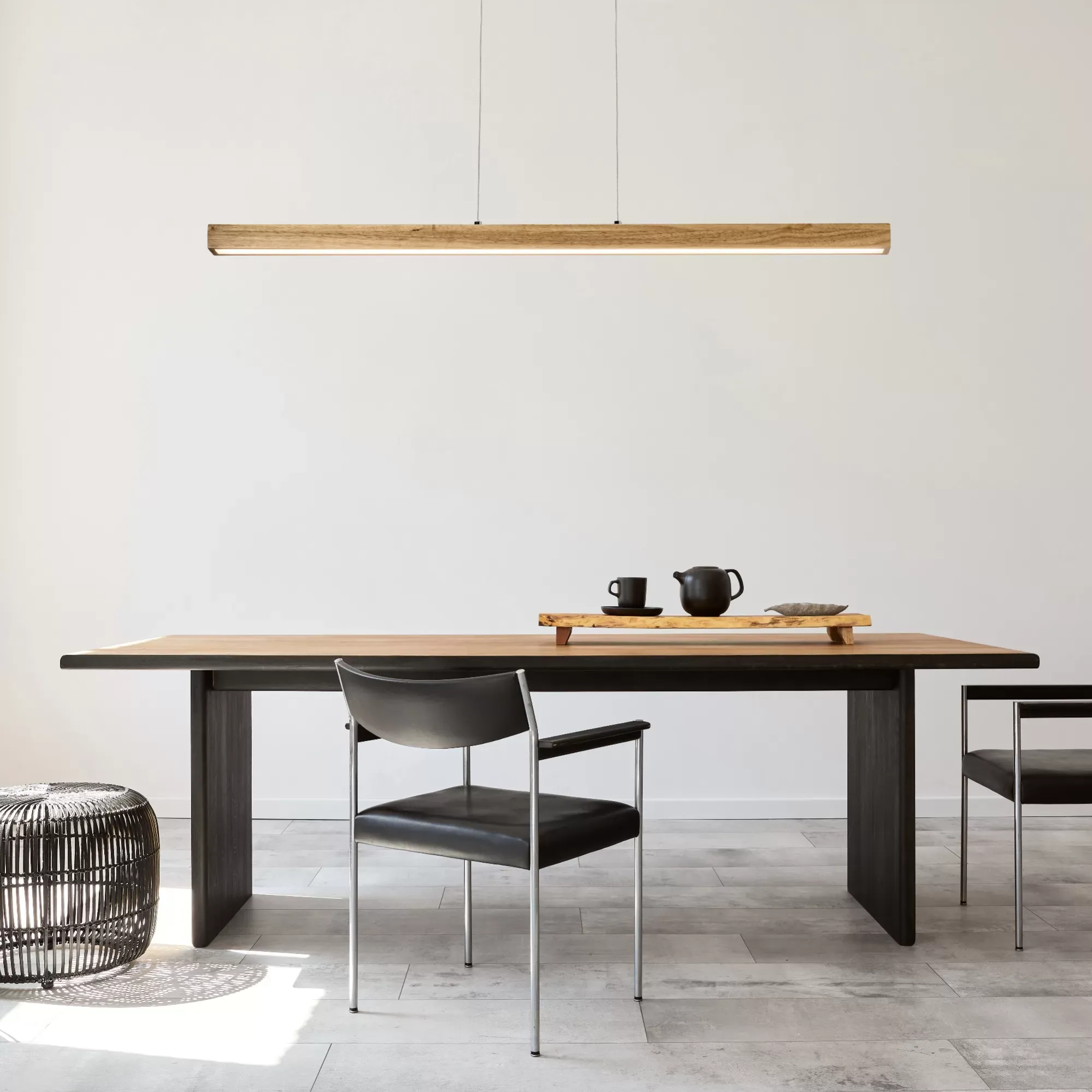 Illustration numéro 2 du produit Suspension en métal et bois