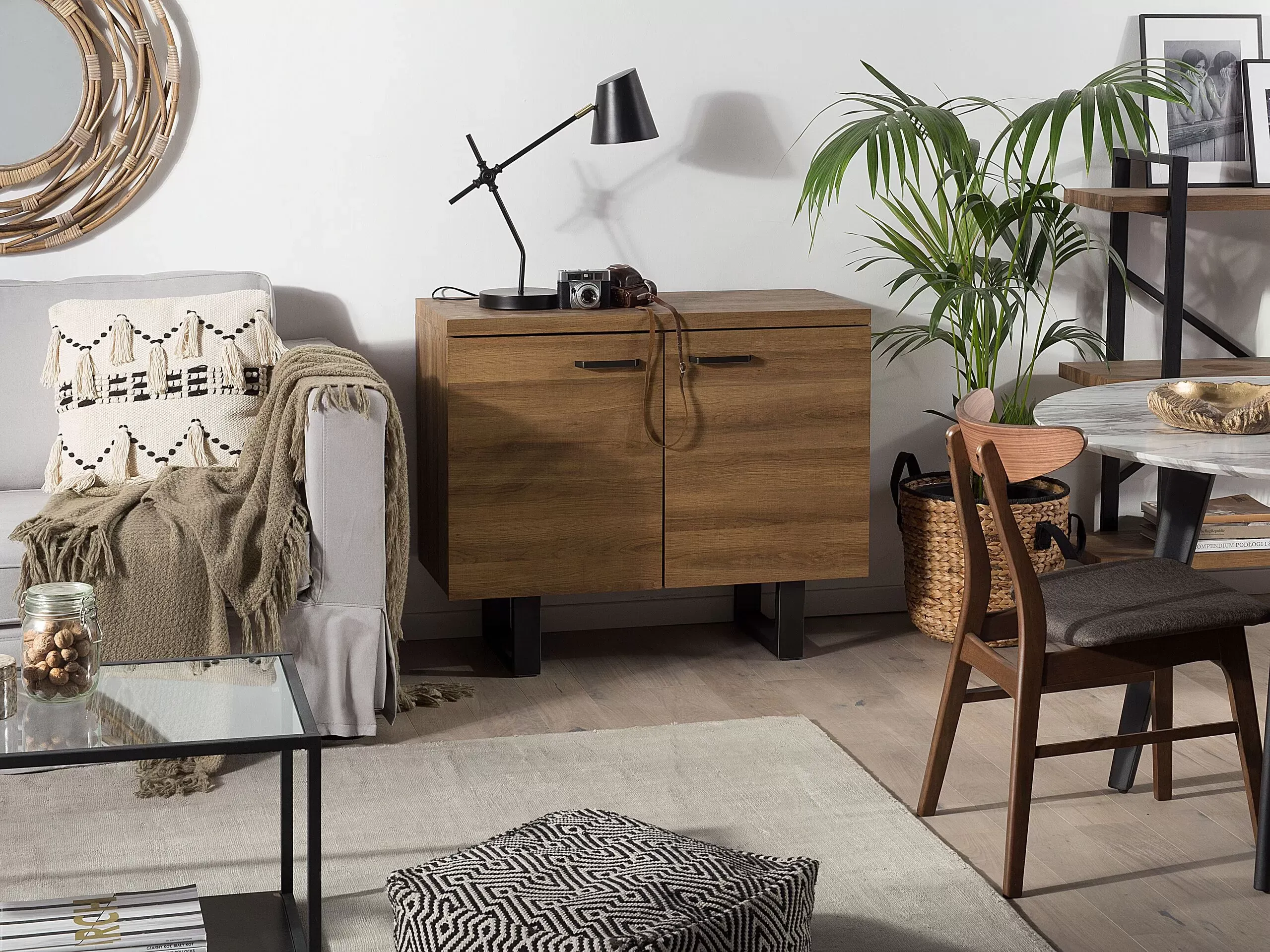 Illustration numéro 2 du produit Commode 2 portes effet bois foncé