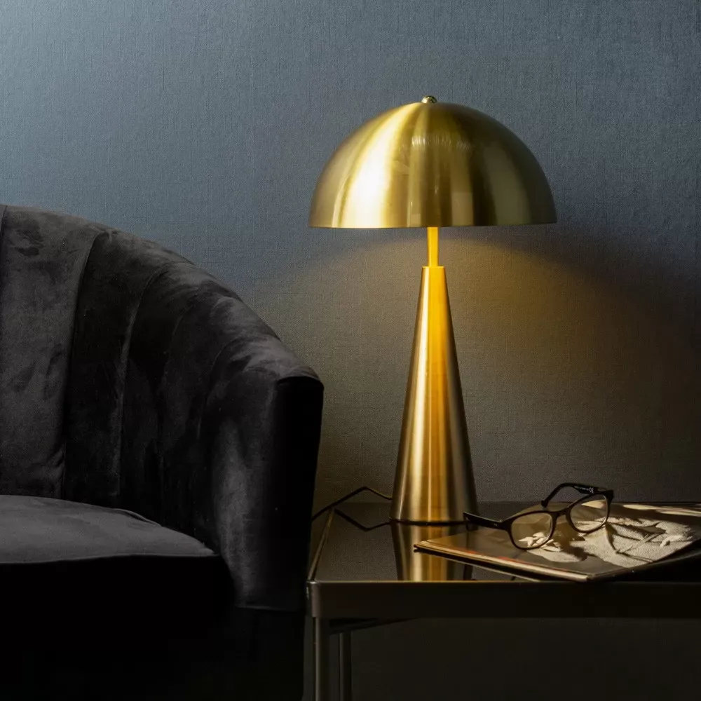 Illustration numéro 2 du produit Lampe de Table fer couleur or Ø30x51cm