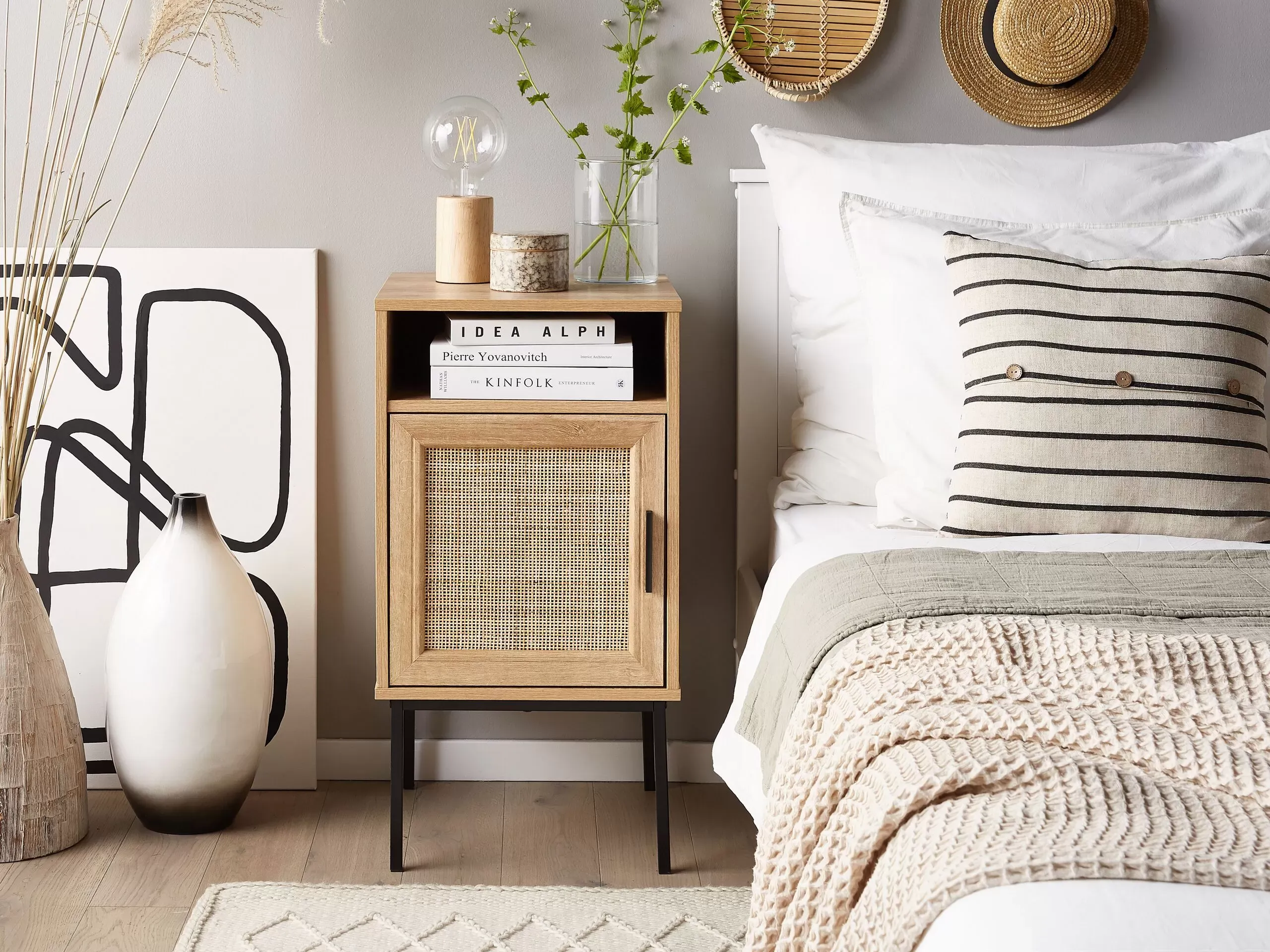 Illustration numéro 2 du produit Table de chevet marron clair