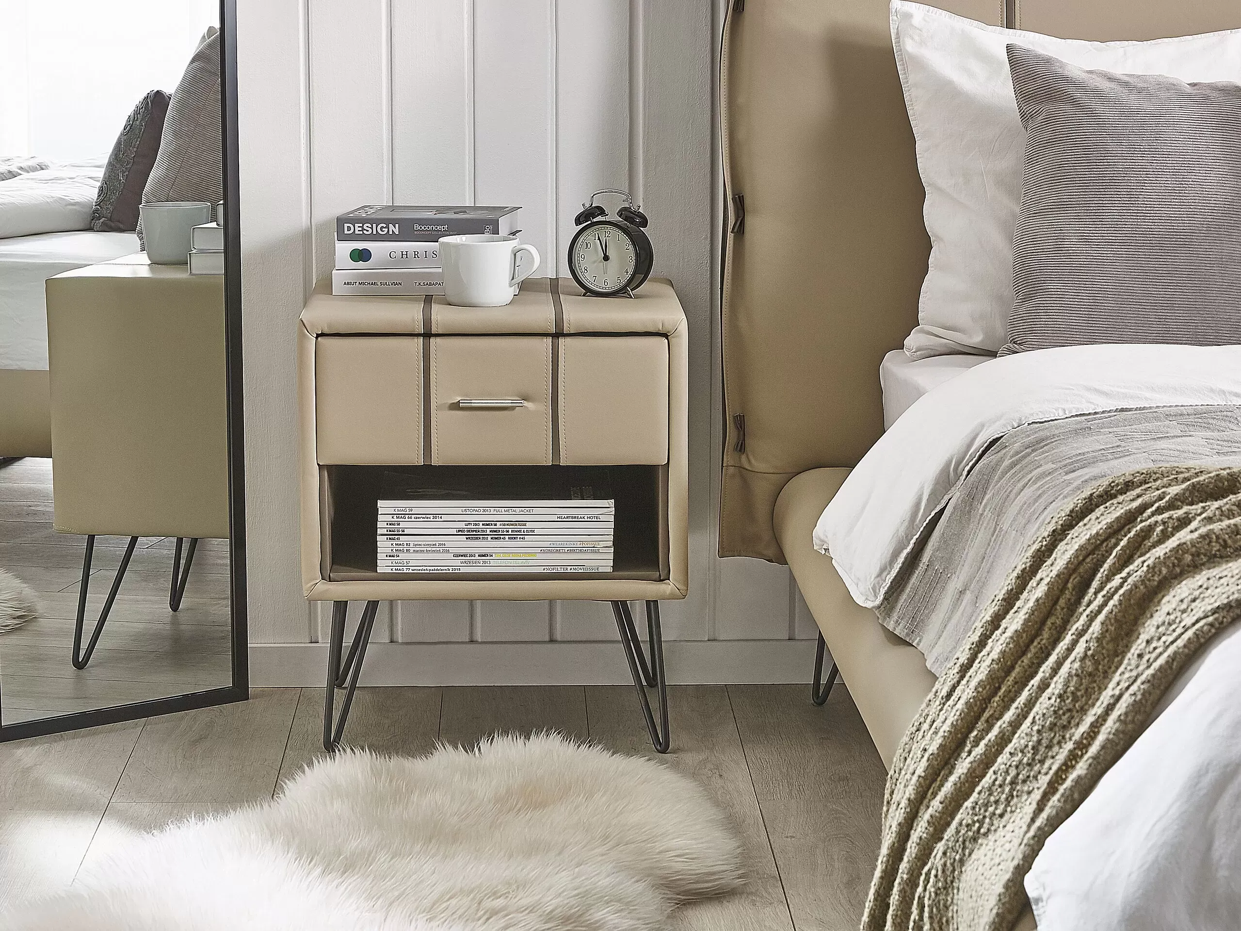 Illustration numéro 2 du produit Table de chevet cuir pu beige