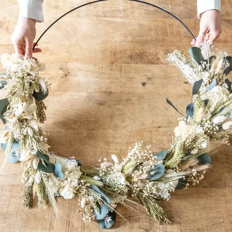 Illustration numéro 2 du produit Couronne de fleurs séchées Henriette Diamètre 30cm