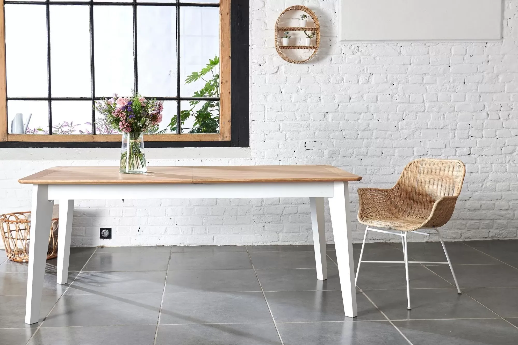 Illustration numéro 2 du produit Table rectangulaire extensible en chêne L180/260 blanc