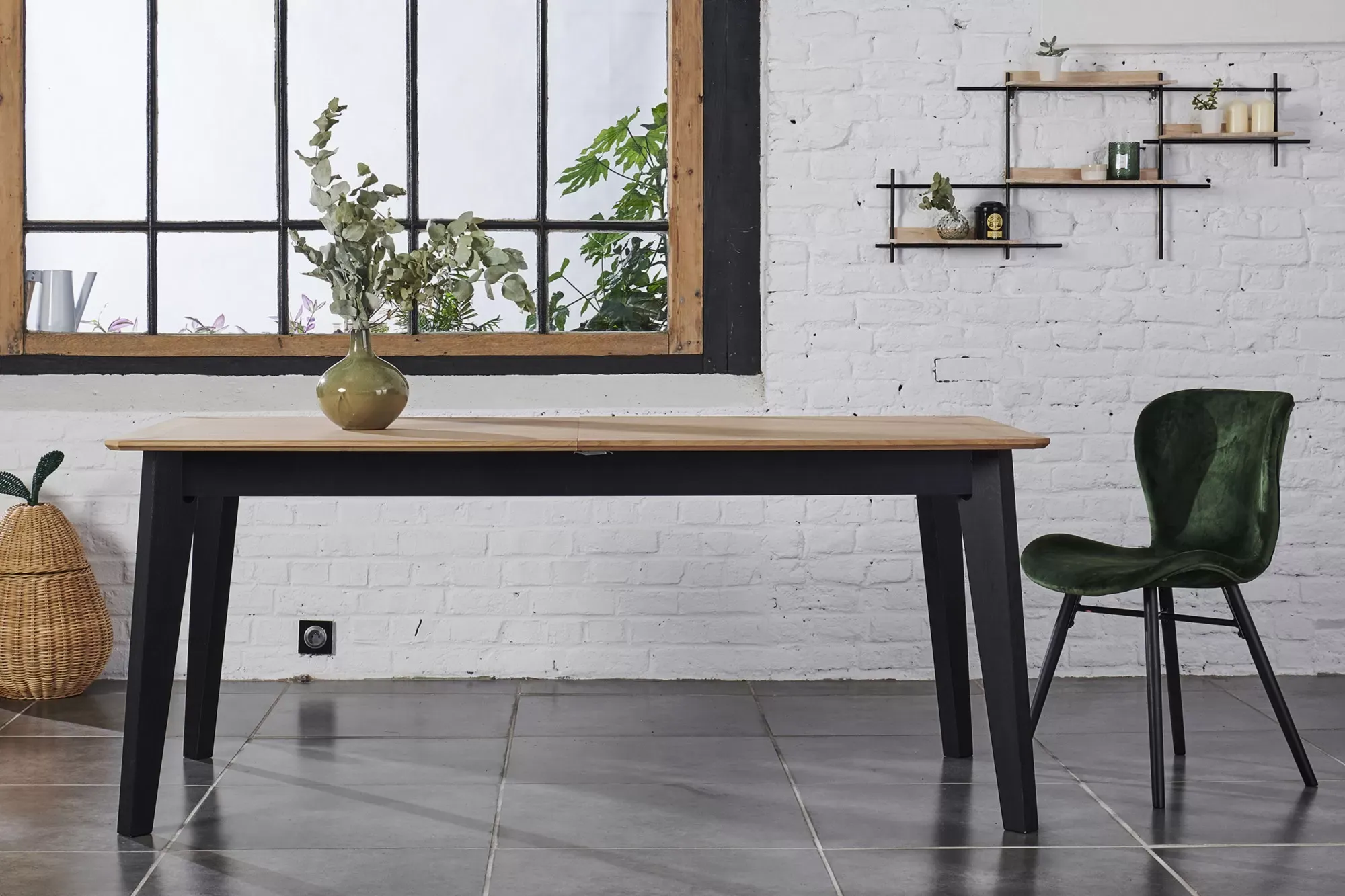 Illustration numéro 2 du produit Table rectangulaire extensible en chêne L180/260 noir