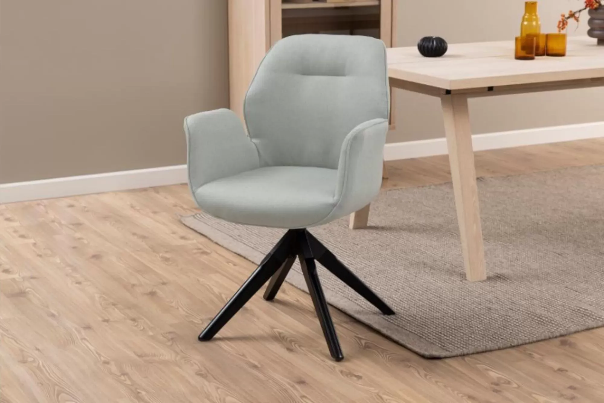 Illustration numéro 2 du produit Fauteuil de salle à manger tissu et bois noir gris