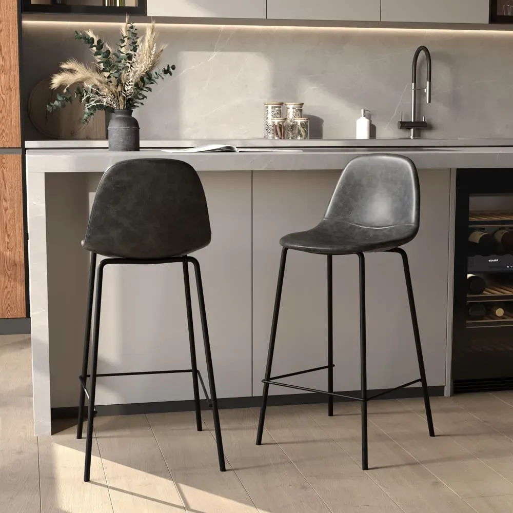 Illustration numéro 2 du produit Lot de 2 chaises pour îlot central 65 cm en cuir synthétique gris