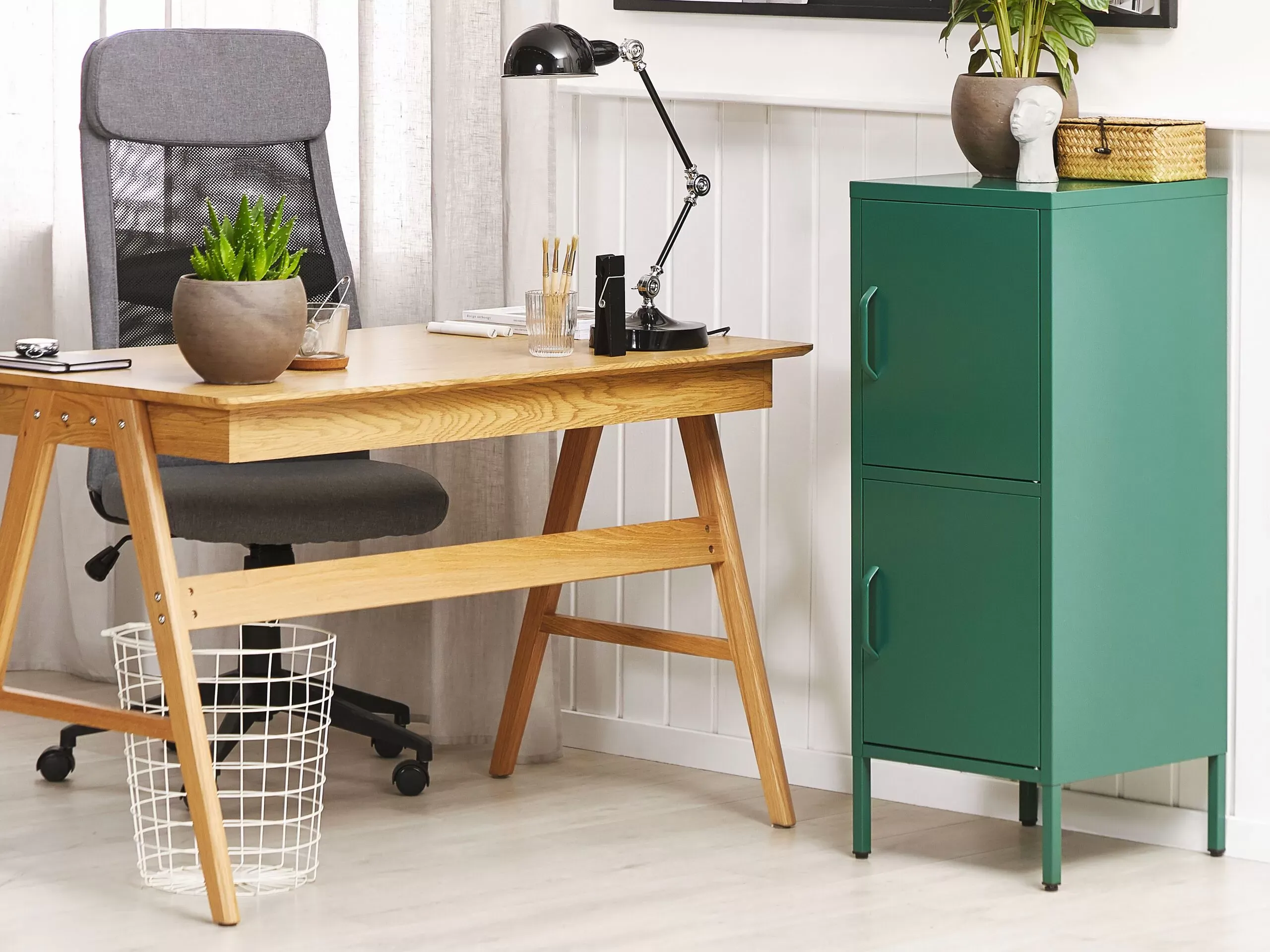 Illustration numéro 2 du produit Armoire 2 portes en acier vert