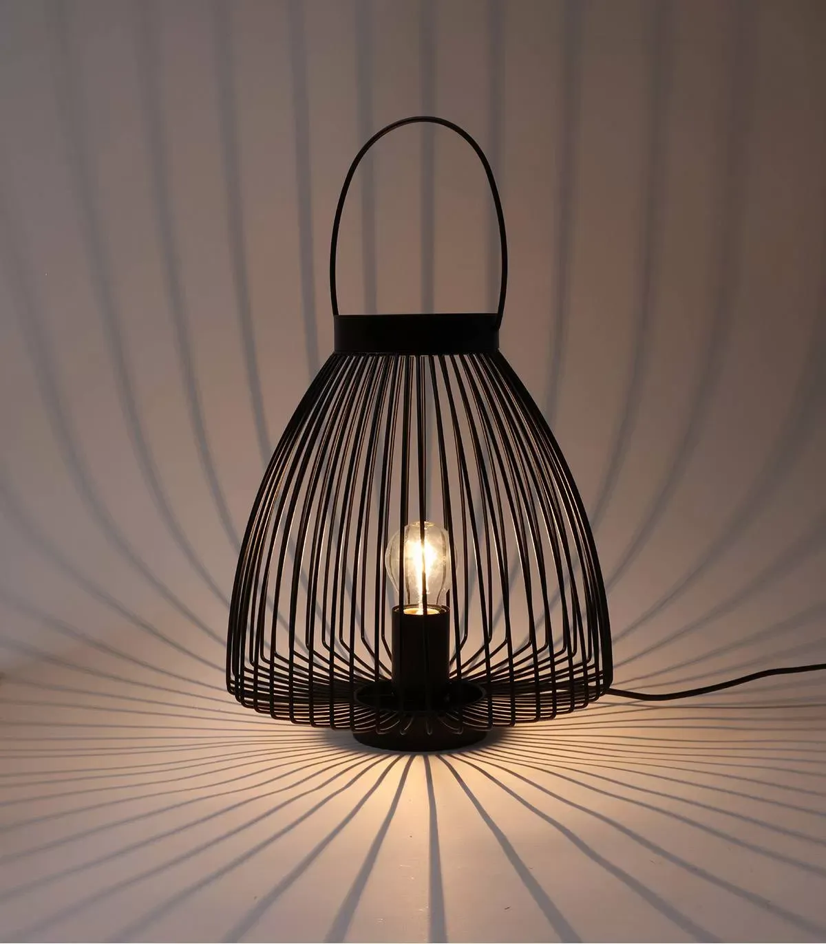 Illustration numéro 2 du produit en métal noir, h. 31 cm