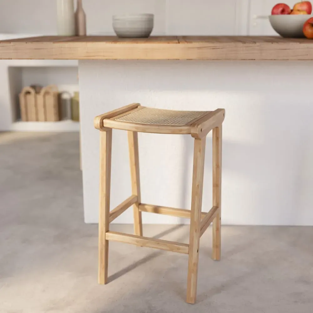 Illustration numéro 2 du produit Tabouret pour îlot central 65 cm en teck et rotin naturel
