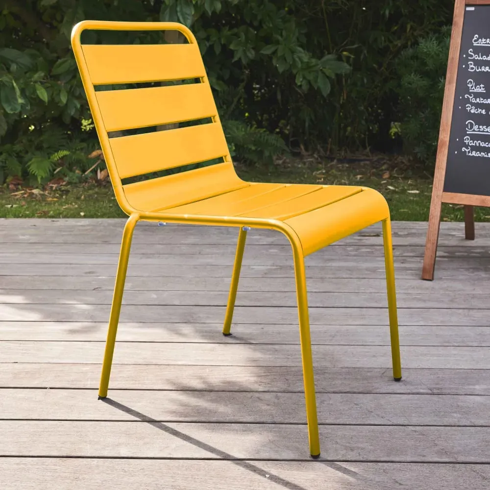Illustration numéro 2 du produit Chaise de jardin en métal jaune