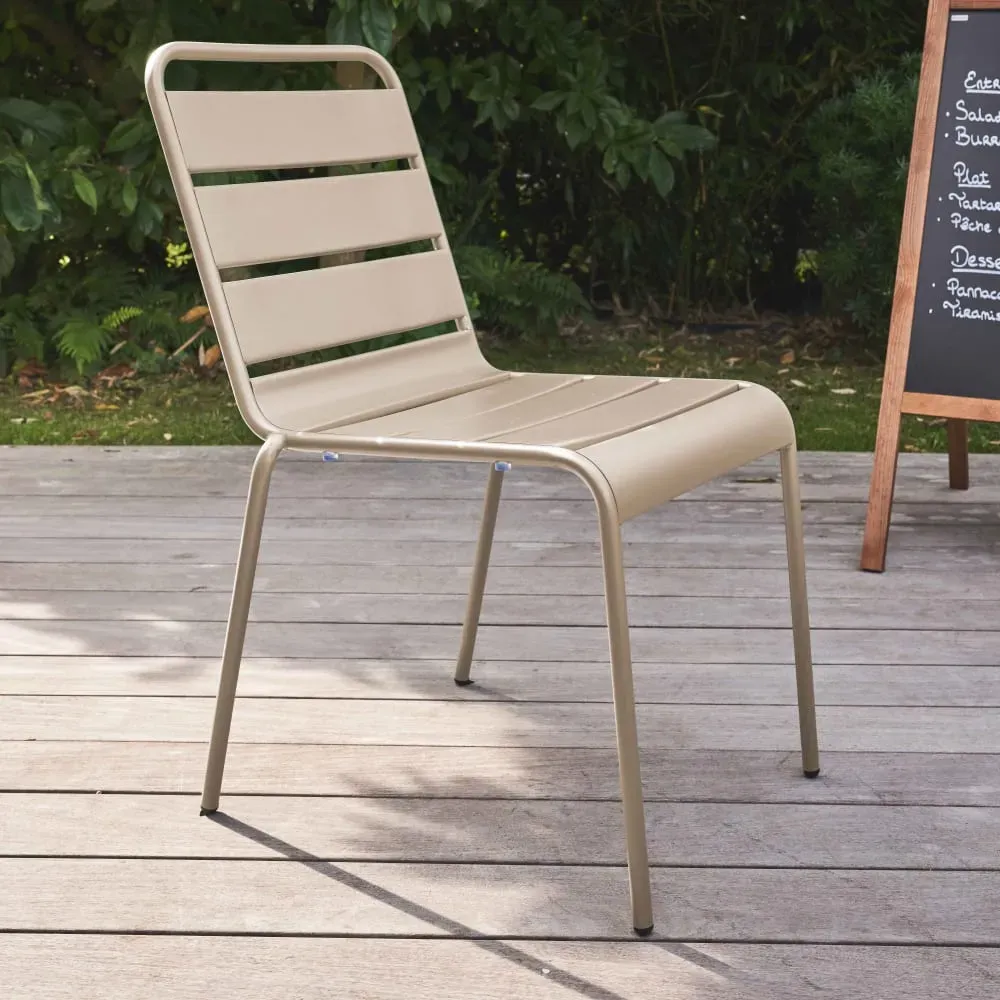 Illustration numéro 2 du produit Chaise de jardin en métal taupe