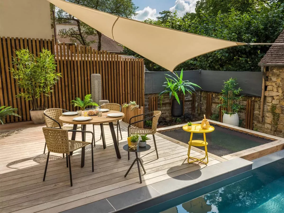 Illustration numéro 2 du produit Table basse ronde effet indus aluminium jaune