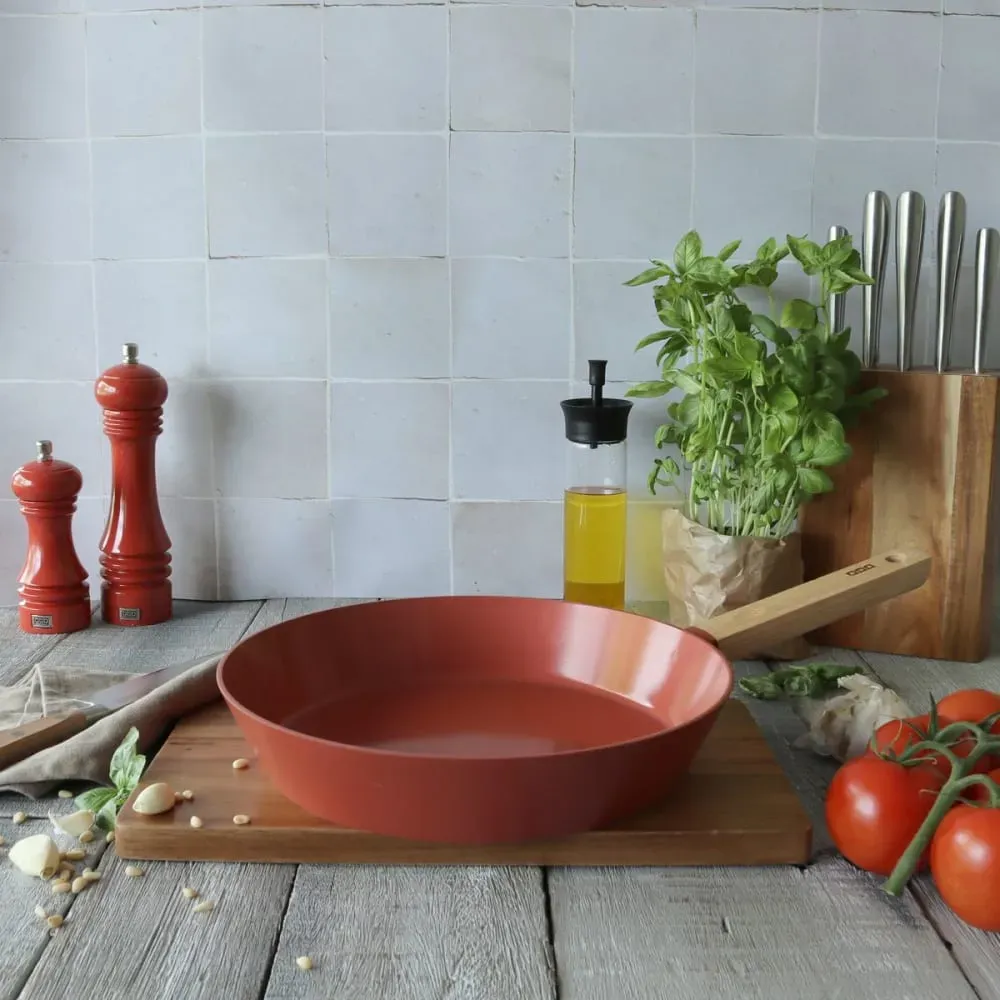 Illustration numéro 2 du produit Poêle en revêtement céramique paprika 28cm - tous feux