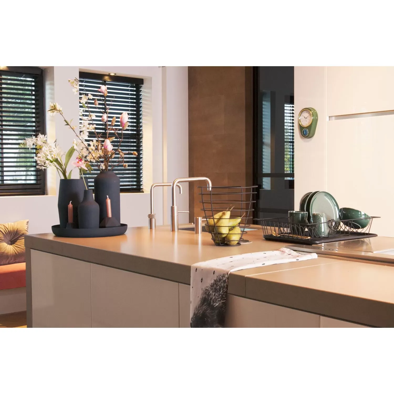 Illustration numéro 2 du produit Accessoire de cuisine fer noir 49x32x9,5cm