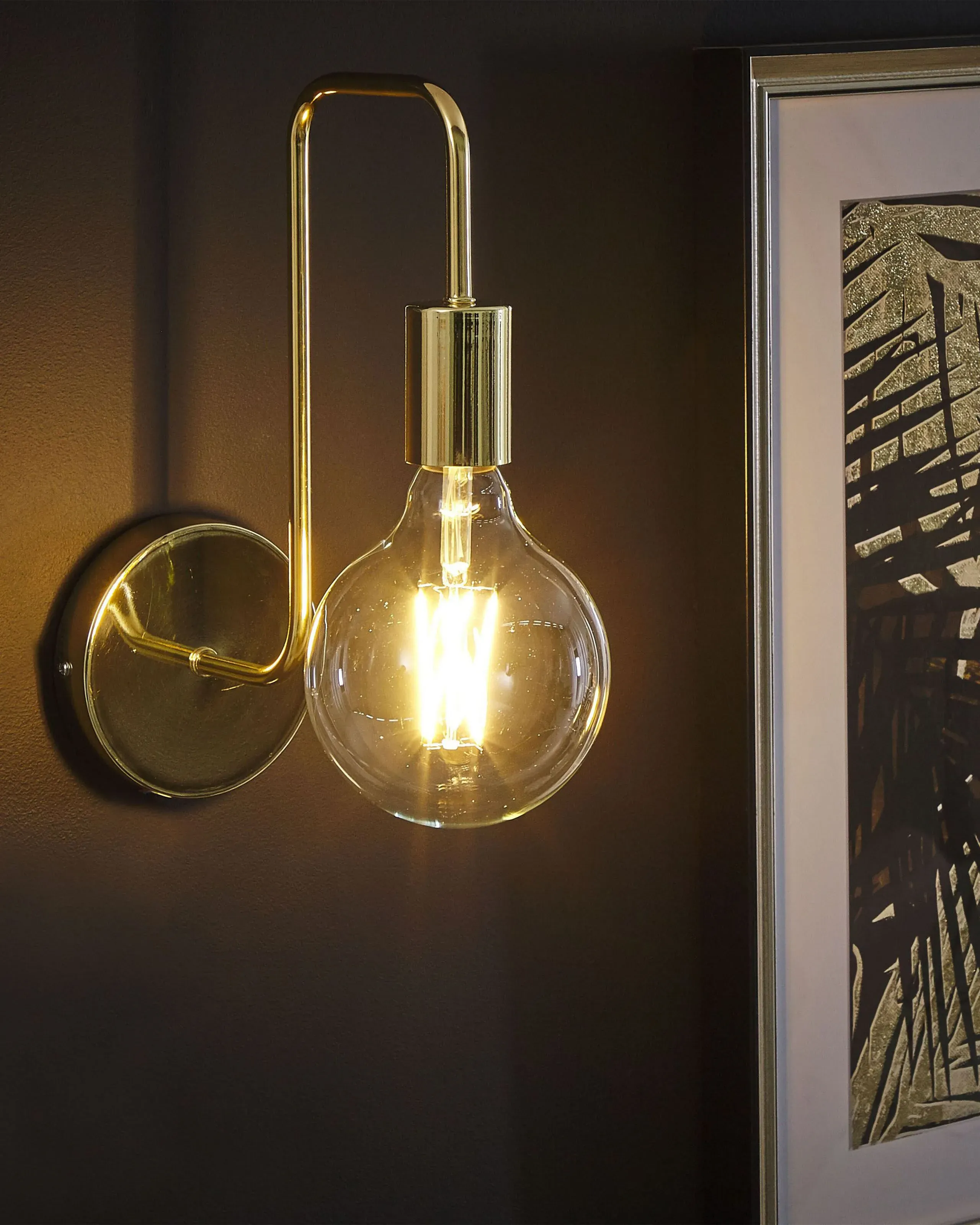 Illustration numéro 2 du produit Lampe murale métal doré