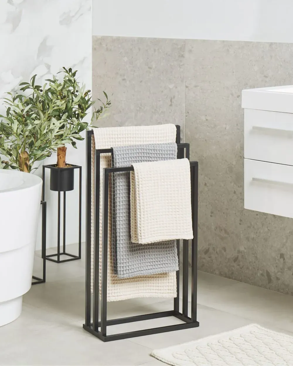 Illustration numéro 2 du produit Porte-serviettes métal noir