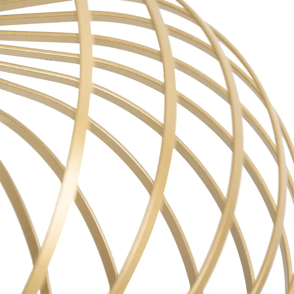 Illustration numéro 2 du produit Plafonnier en acier doré