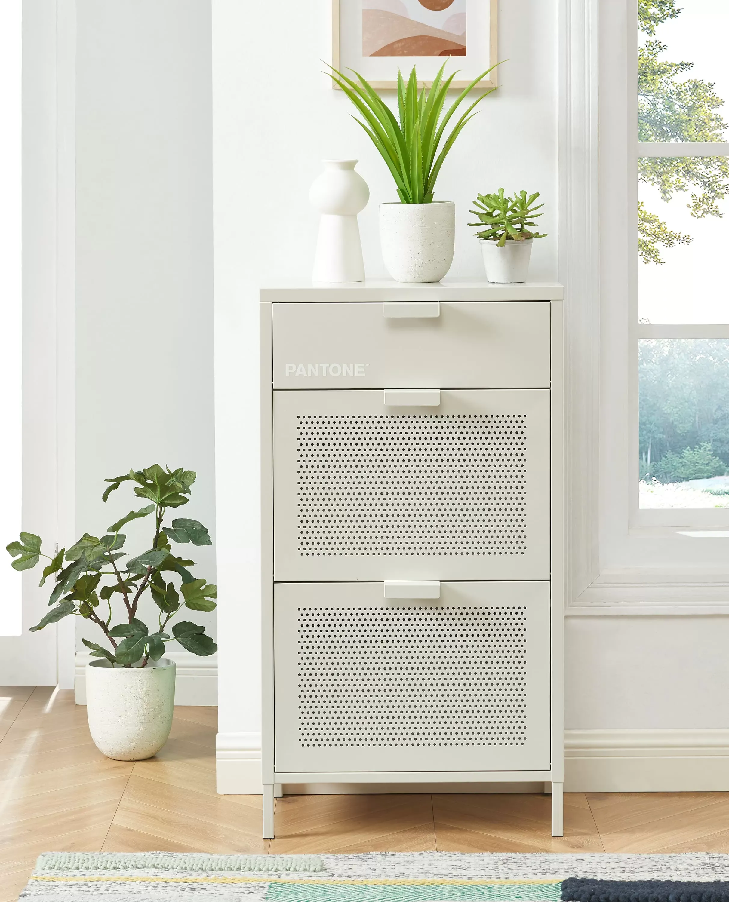 Illustration numéro 2 du produit Meuble à chaussures métal beige sable 55cm